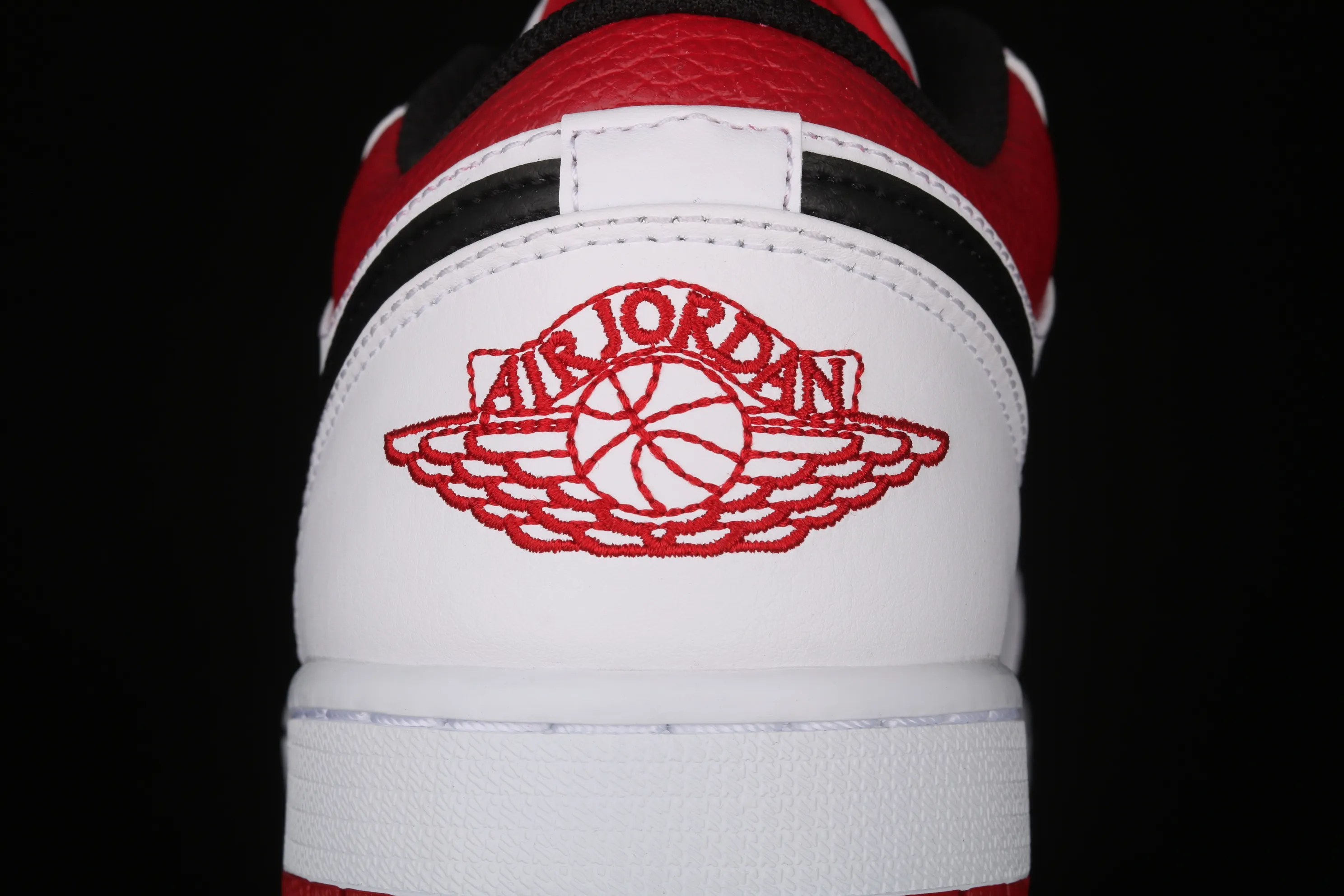 All categories Air Jordan Jordan series basketball shoes Air Jordan 1 Low G version pure original Air Jordan 1 Low AJ1 Joe 1 white black red cultural and leisure sports sneakers 553558-118